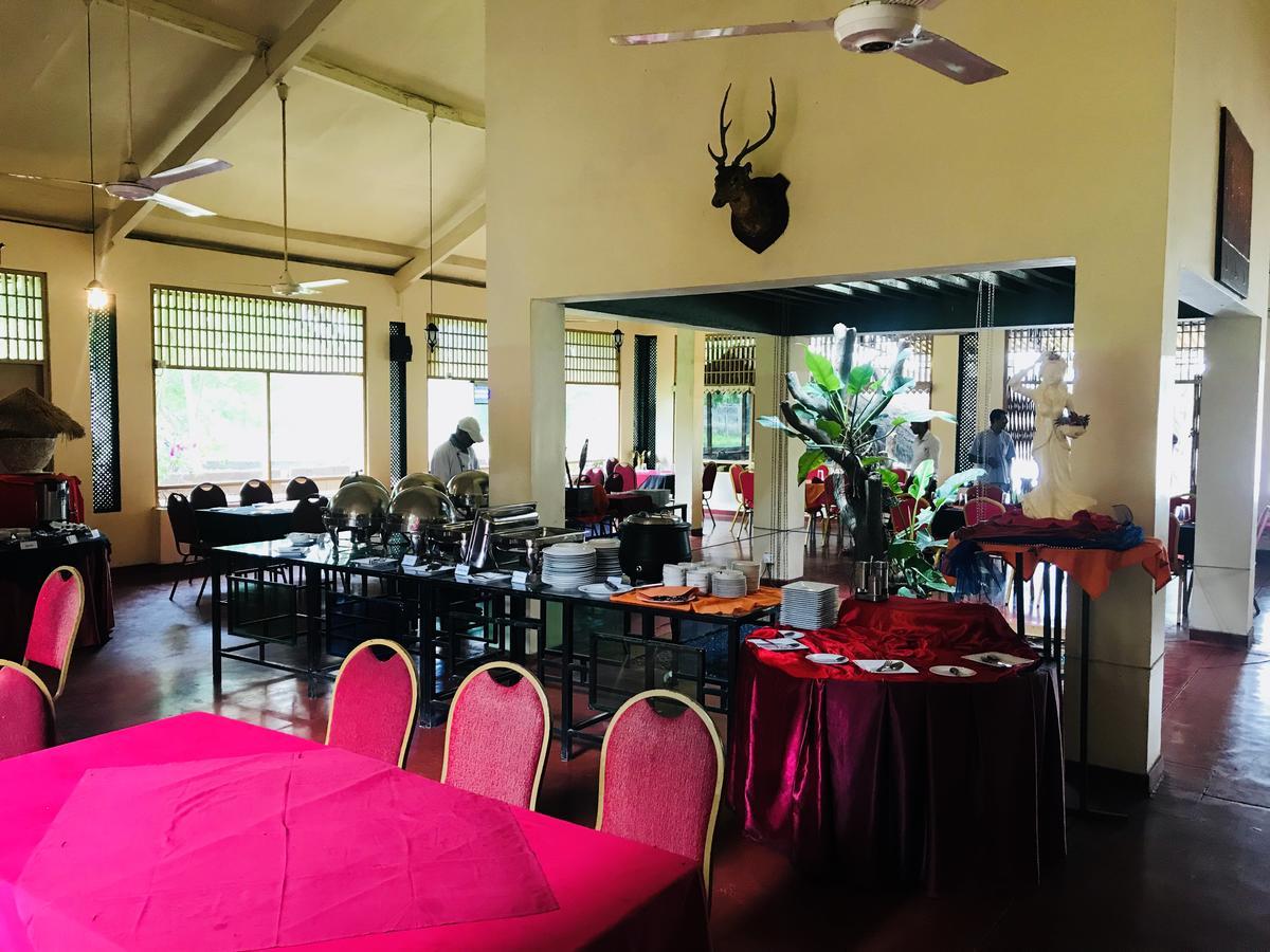 Seasons Hotel Kurunegala Zewnętrze zdjęcie