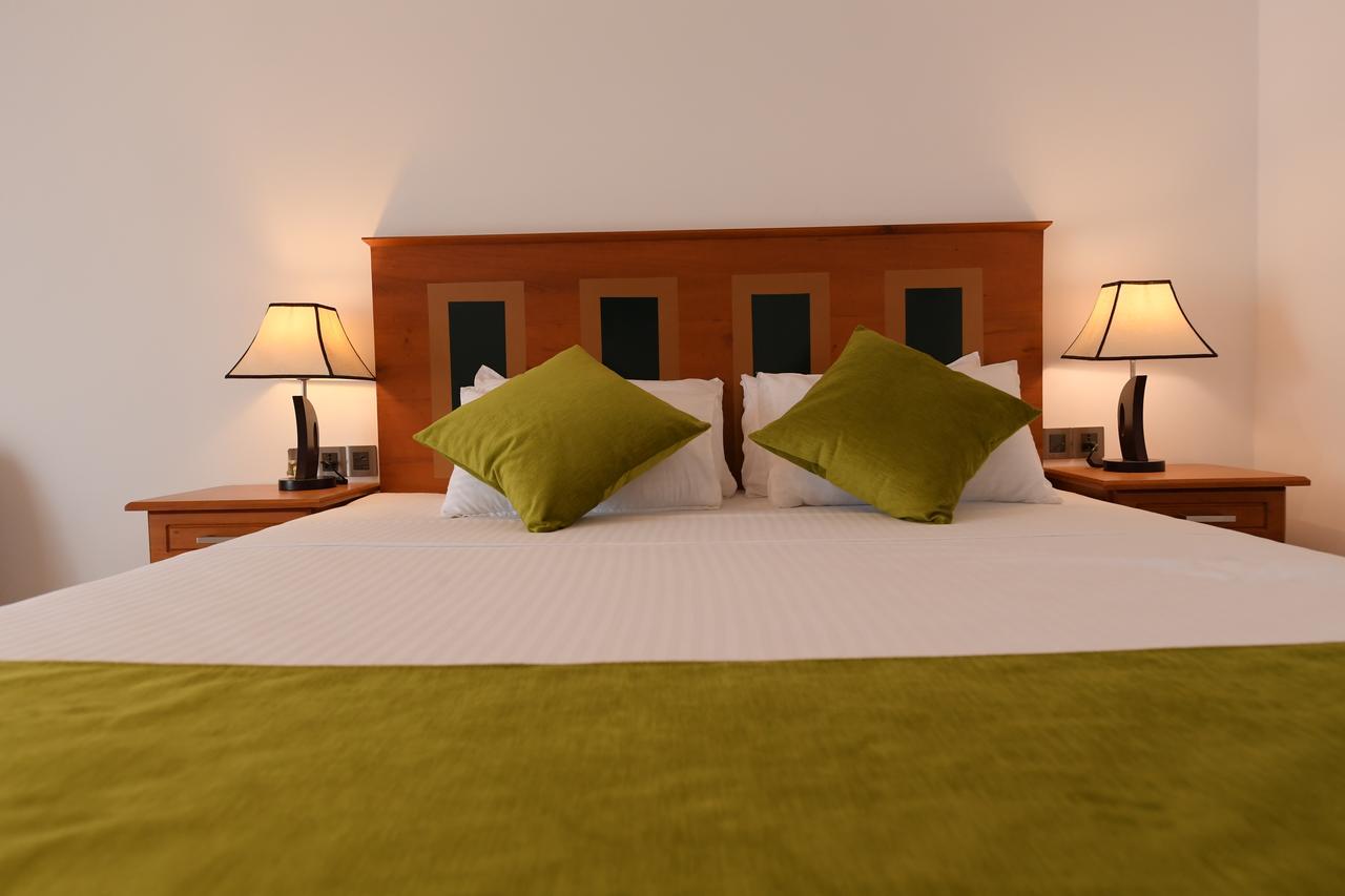 Seasons Hotel Kurunegala Zewnętrze zdjęcie