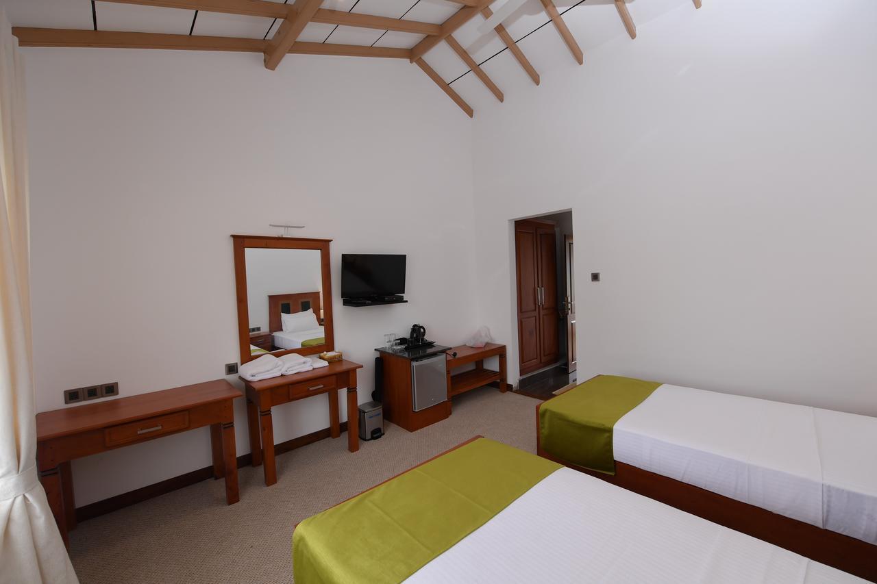 Seasons Hotel Kurunegala Zewnętrze zdjęcie